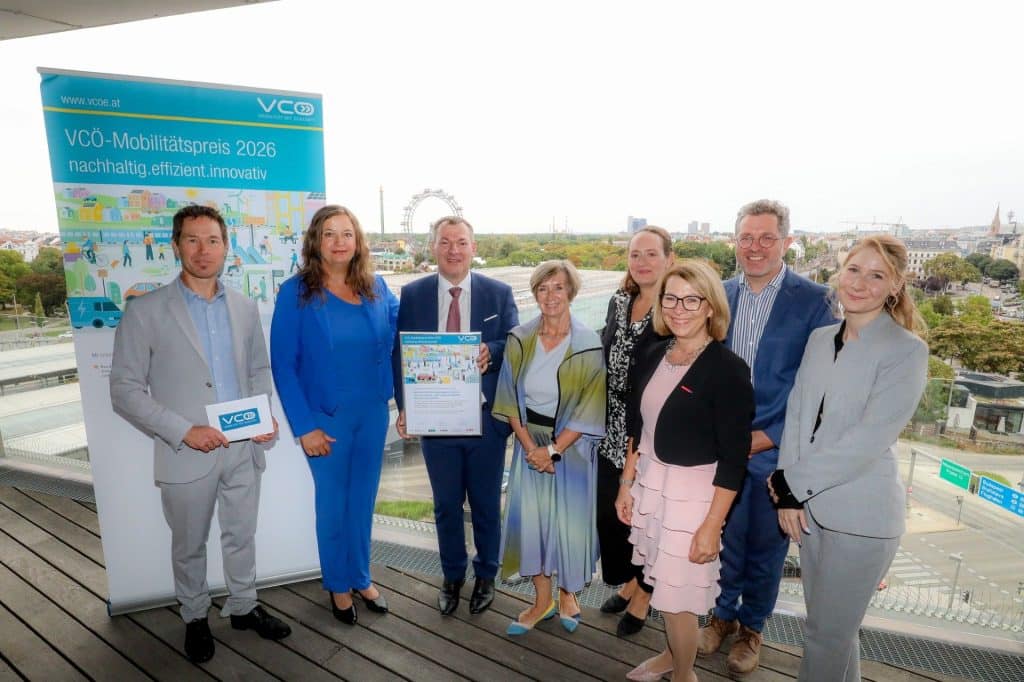 UIV-Geschäftsführerin Jutta Löffler mit Projektpartnern und Stadträtin Ulli Sima bei der Preisverleihung